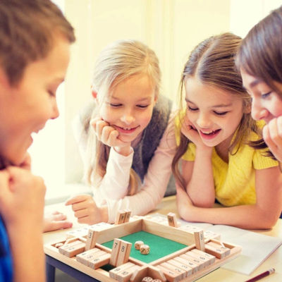 Çocuklar 91mm Ahşap Satranç Taşları Aile Etkinliği Çocuklar Ahşap Satranç Seti